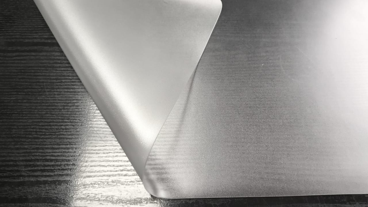 Мат защитный на стол прозр. матовый с тиснением 65х95см толщ.1,5мм "SOFT" GW-45283 "Great Way"*1/20