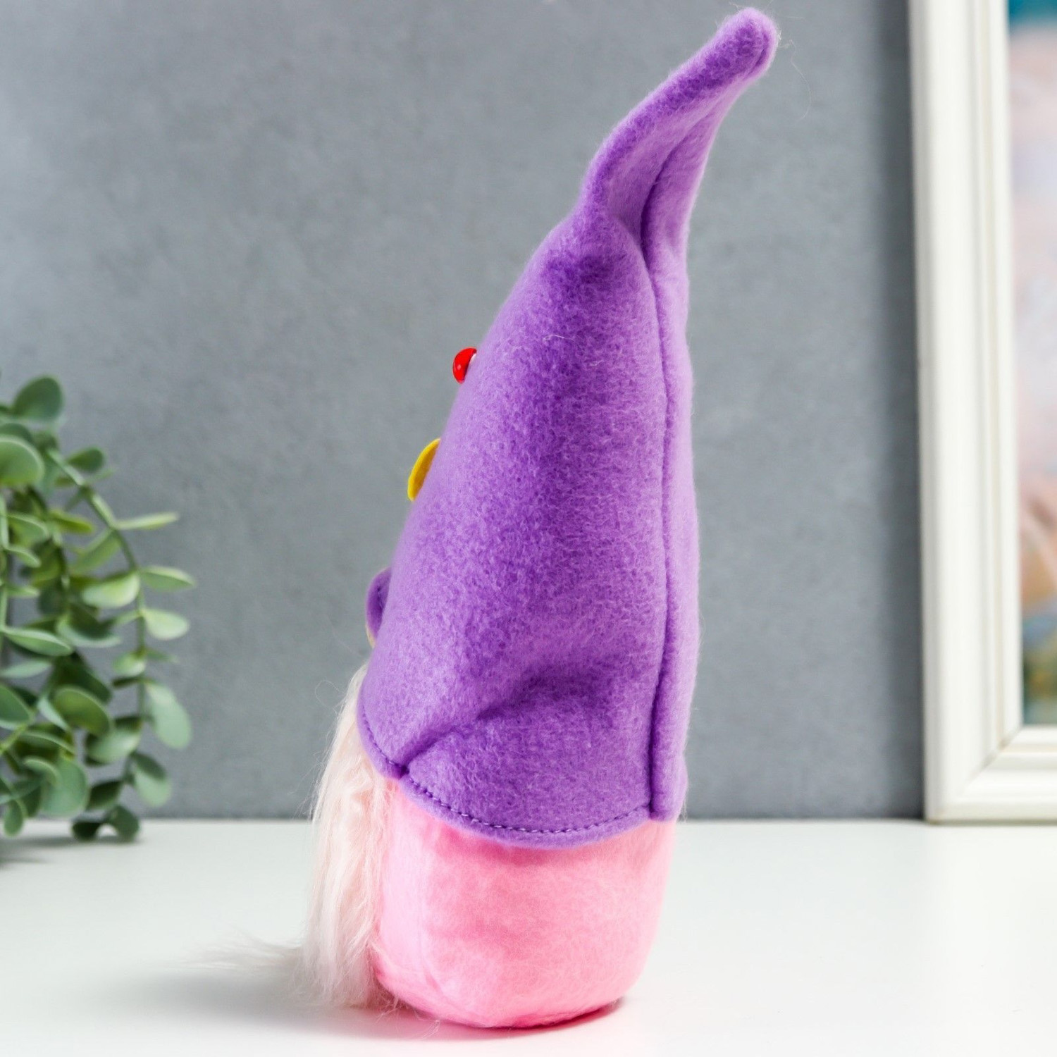 Кукла интерьерная "Гном в колпаке с цветком и божьей коровкой" 25х8х6 см 7510609