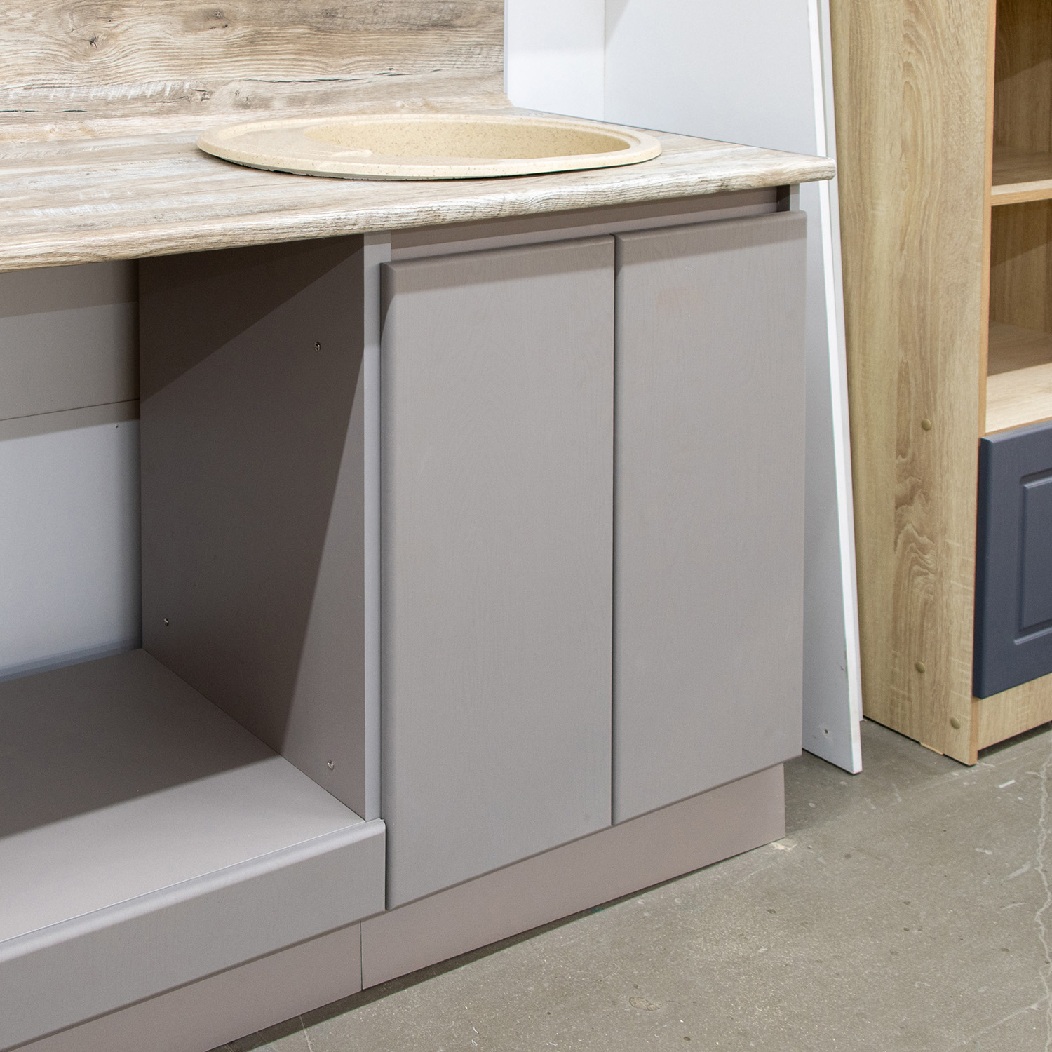 Шкаф напольный 600х850х480 мм BROZEX-WOOD Эрика, с двумя дверцами, грейдж / ясень грей софт