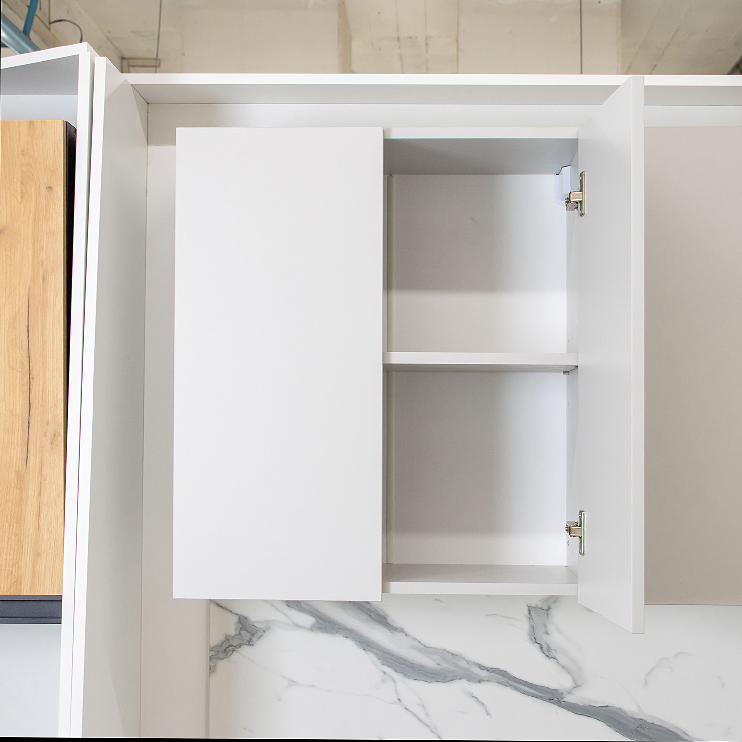 Шкаф навесной 600х676х290 мм BROZEX-WOOD Серый лед, с двумя дверцами, серый / графит