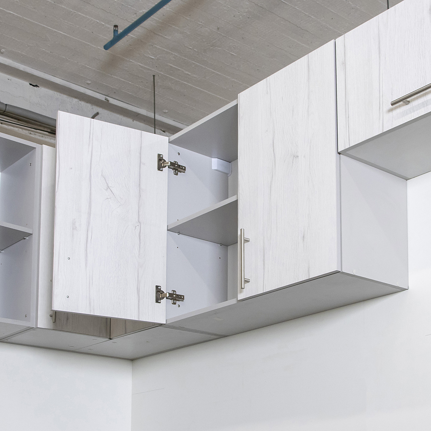 Шкаф навесной 800х676х290 мм BROZEX-WOOD Camellia, с двумя дверцами, серый / юта