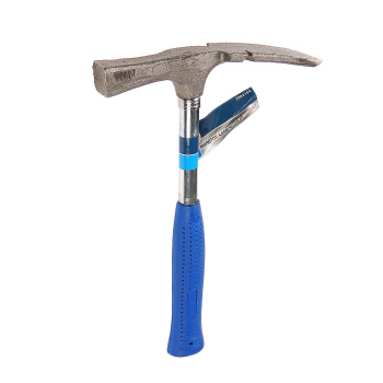 Молоток каменщика T4P, 600 г, металлическая обрезиненная рукоятка
