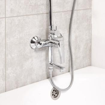 Смеситель д/ванны со стойкой для душа + ручной и тропический душ GROSS AQUA GA9005SMD01 *1